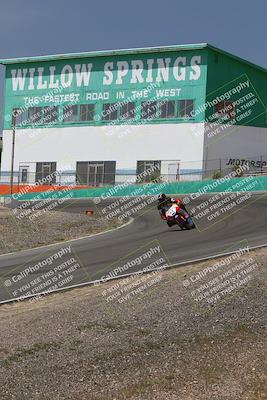 media/Apr-20-2025-AHRMA (Sun) [[393a79c373]]/Race/Group 4/Turn 4b/